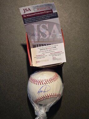 Ryan Howard Signed Baseball JSA Witness WA054778 Autograph with JSA COA
